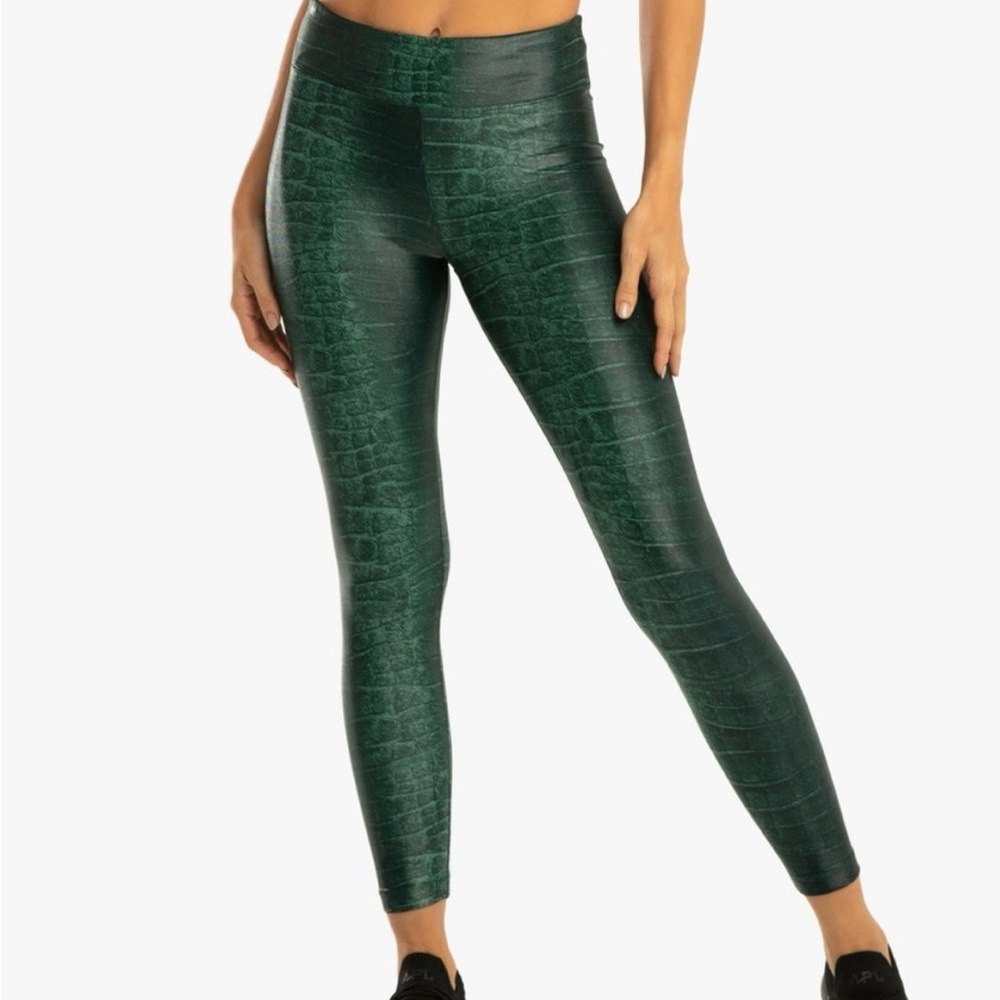 Koral Medium Lustrous High Rise Legging in Duffle Green Caiman